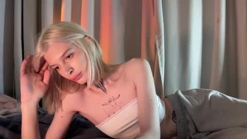 hotchubently online show from September 12, 1:46 pm