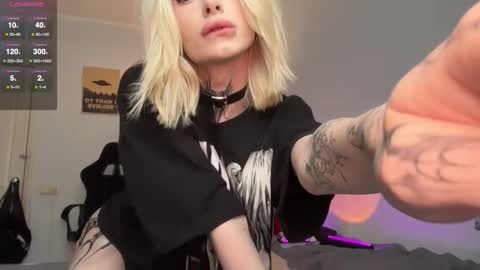 hotchubently online show from November 11, 6:48 am