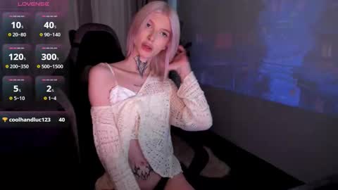 hotchubently online show from September 9, 8:03 am