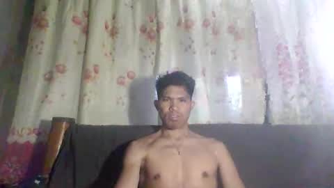 hotdaddy_35 online show from May 10, 7:59 am