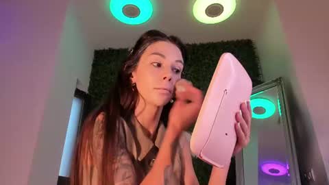 hotfallingdevil online show from June 14, 4:58 am