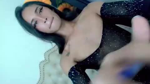 hotgirl_krisxx online show from September 28, 3:32 pm