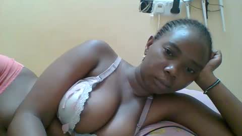 Queen online show from December 1, 12:19 am