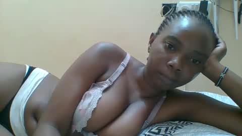 Queen online show from November 19, 6:39 pm