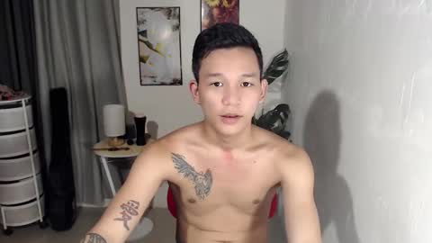 Snapshot of hotguy0503 chatting on October 23, 7:10 am hotguy0503 online show from October 23, 7:10 am