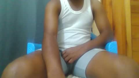 hotguyy001 online show from October 19, 2:49 am