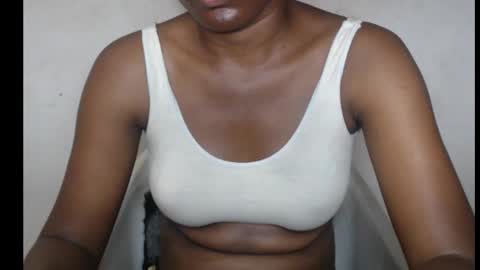 Snapshot of hotjessie0 chatting on October 3, 9:06 am hotjessie0 online show from October 3, 9:06 am