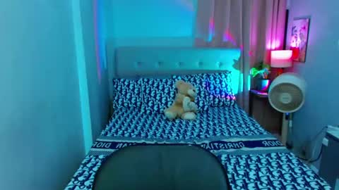 Layla online show from February 16, 3:59 pm