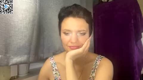 hotmamaqueen234 online show from June 13, 8:30 pm