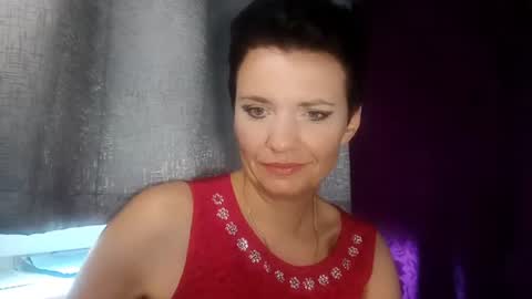hotmamaqueen234 online show from July 24, 7:16 am