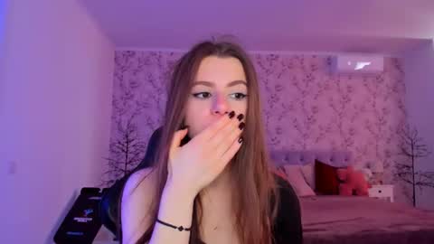 hotmolly_ online show from June 19, 9:48 am