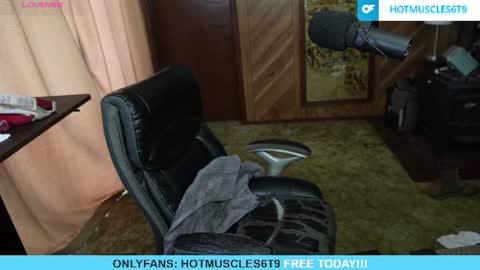hotmuscles6t9 online show from June 23, 3:40 pm