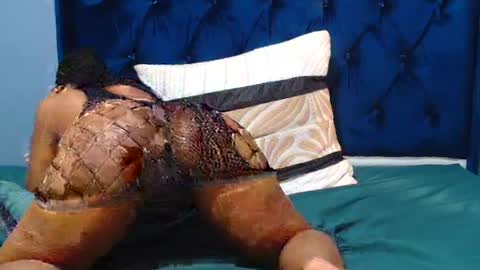 hotsexyberry24 online show from June 12, 6:01 am