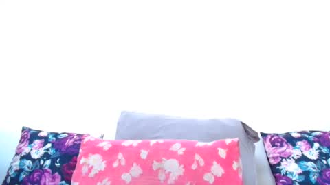 hotsmalltitsx online show from September 14, 2:03 am