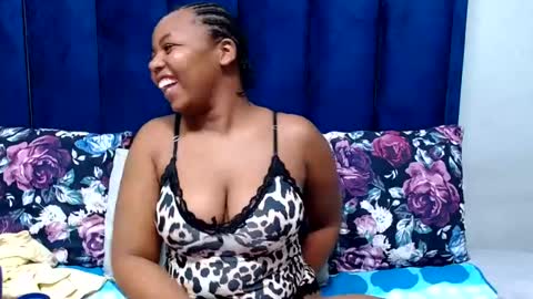 hotsmalltitsx online show from July 27, 7:00 pm