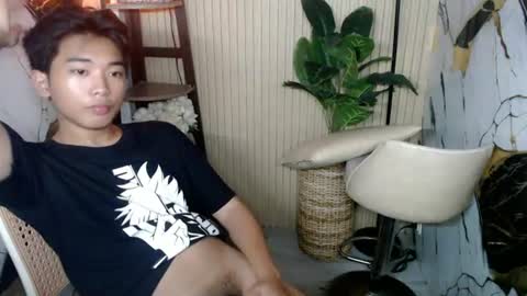 hottestloues online show from June 24, 4:08 am