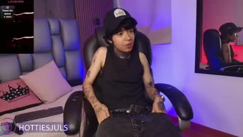 Juls online show from July 9, 8:02 pm