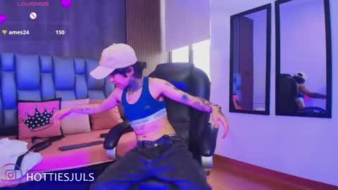 Juls online show from July 8, 8:01 pm