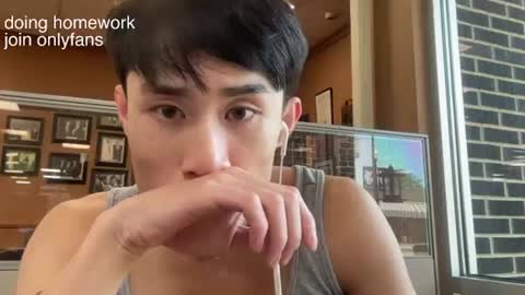 hottiewithabody101 online show from July 6, 8:00 pm