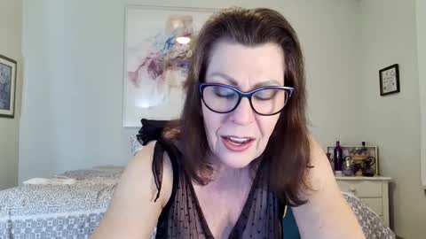 Maggie online show from February 21, 1:44 am