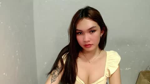 Snapshot of hotty_cassie chatting on November 1, 5:28 am cassie online show from November 1, 5:28 am