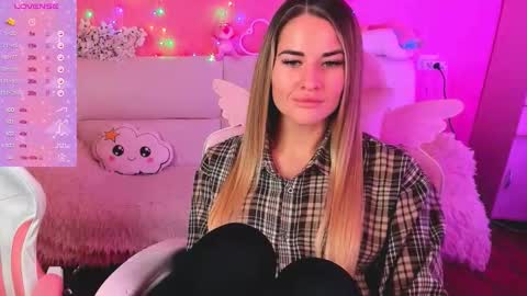 Ivanna and Jessica online show from March 9, 6:07 am