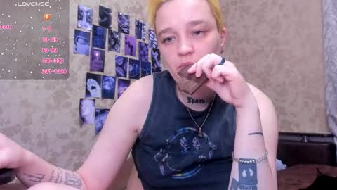 Snapshot of hotty_linn chatting on September 30, 9:03 pm Linn online show from September 30, 9:03 pm