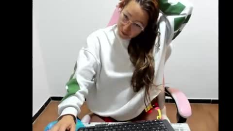 hottychrystal online show from July 2, 12:43 pm