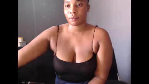 hotypussy95 online show from February 25, 11:32 am