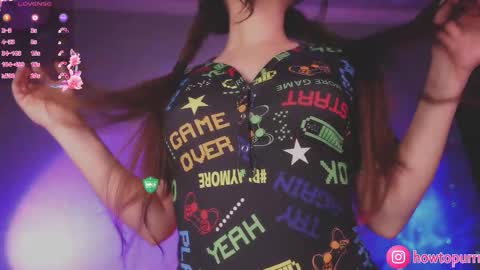 Mia online show from October 17, 5:50 pm