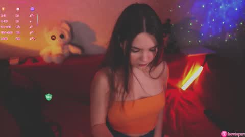 Mia online show from October 24, 5:14 pm