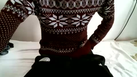 Snapshot of hug_me chatting on January 19, 12:50 pm Keanu online show from January 19, 12:50 pm