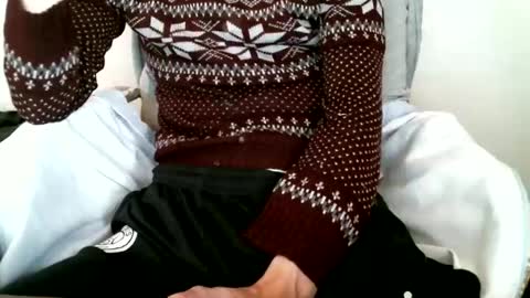 Snapshot of hug_me chatting on October 29, 1:46 pm Keanu online show from October 29, 1:46 pm