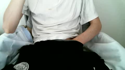 Snapshot of hug_me chatting on October 30, 1:55 pm Keanu online show from October 30, 1:55 pm