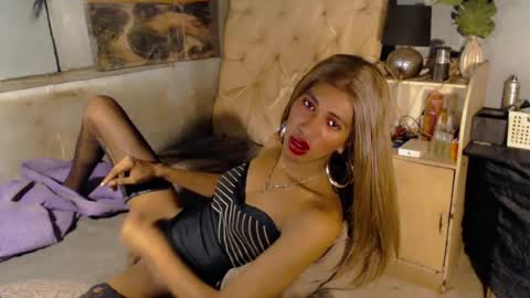 hugecock_caramel online show from July 14, 10:21 am