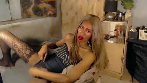 hugecock_caramel online show from July 1, 8:50 pm