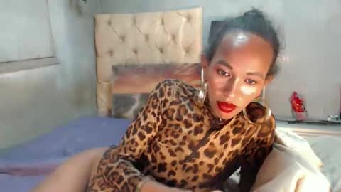 hugecock_caramel online show from April 30, 9:30 pm