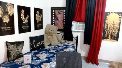 hugecockgoddessx online show from July 30, 11:55 am