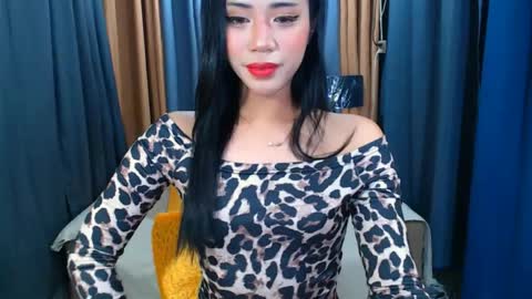 KUMI online show from May 2, 1:06 pm