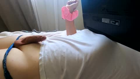 HugeCumshots online show from September 11, 10:44 pm