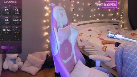 Snapshot of huggy_og chatting on December 6, 11:08 pm Maddison online show from December 6, 11:08 pm