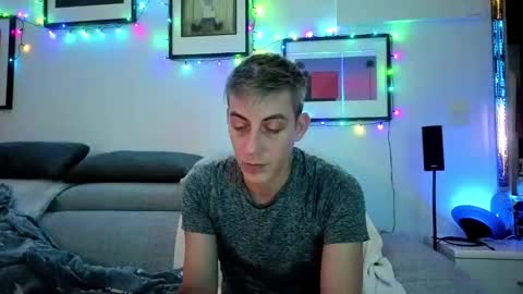 Hugo online show from December 14, 12:50 am