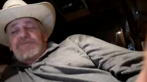 Snapshot of hung34u chatting on January 11, 1:43 pm hung34u online show from January 11, 1:43 pm