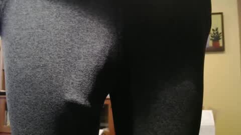 Big uncut cock dripping online show from February 4, 12:08 am