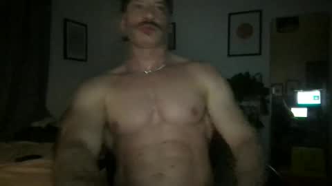 MuscleHungBrit online show from December 25, 9:33 pm