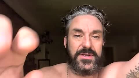 hungitalian40 online show from July 15, 11:41 pm