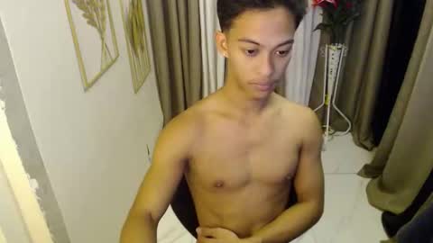 hunk_edward online show from April 26, 12:19 am