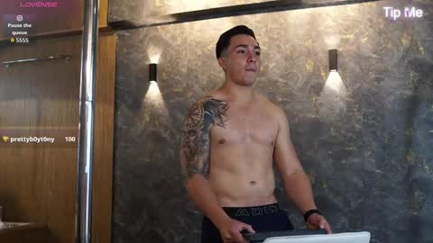 hunk_ryan online show from November 21, 2:15 pm