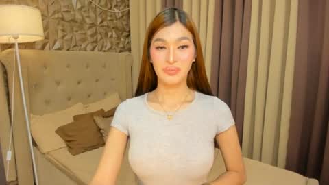 hunkhomerontop online show from June 9, 8:14 am