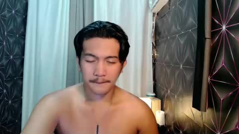 hunkylloyd online show from February 10, 7:36 am